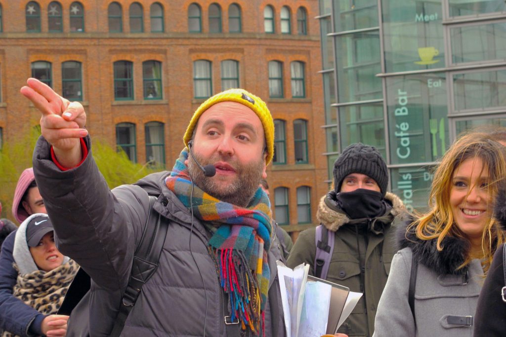 Grupo de turistas en el Free Tour de Manchester